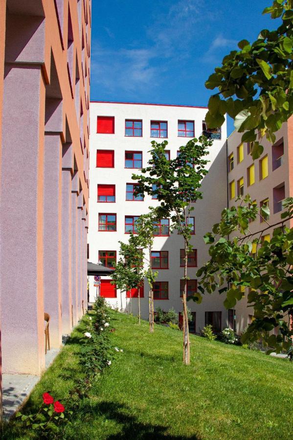 Comfy Studio At 'Mangalem21 Complex' Parking-Wifi-Ac-View 地拉那 外观 照片